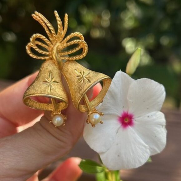 HOLIDAY🎄🎄MAMSELLE Christmas Bells Gold Holiday BROOCH - Picture 5 of 10